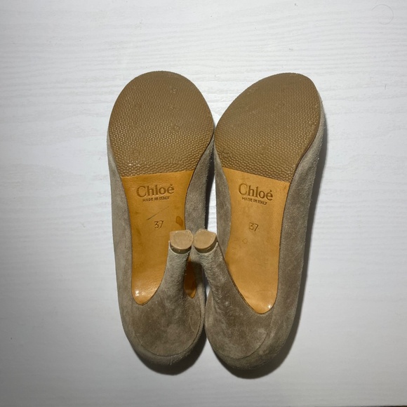 Chloe Taupe Suede Pumps Round Toe Heels - Size: 37 - Picture 8 of 8